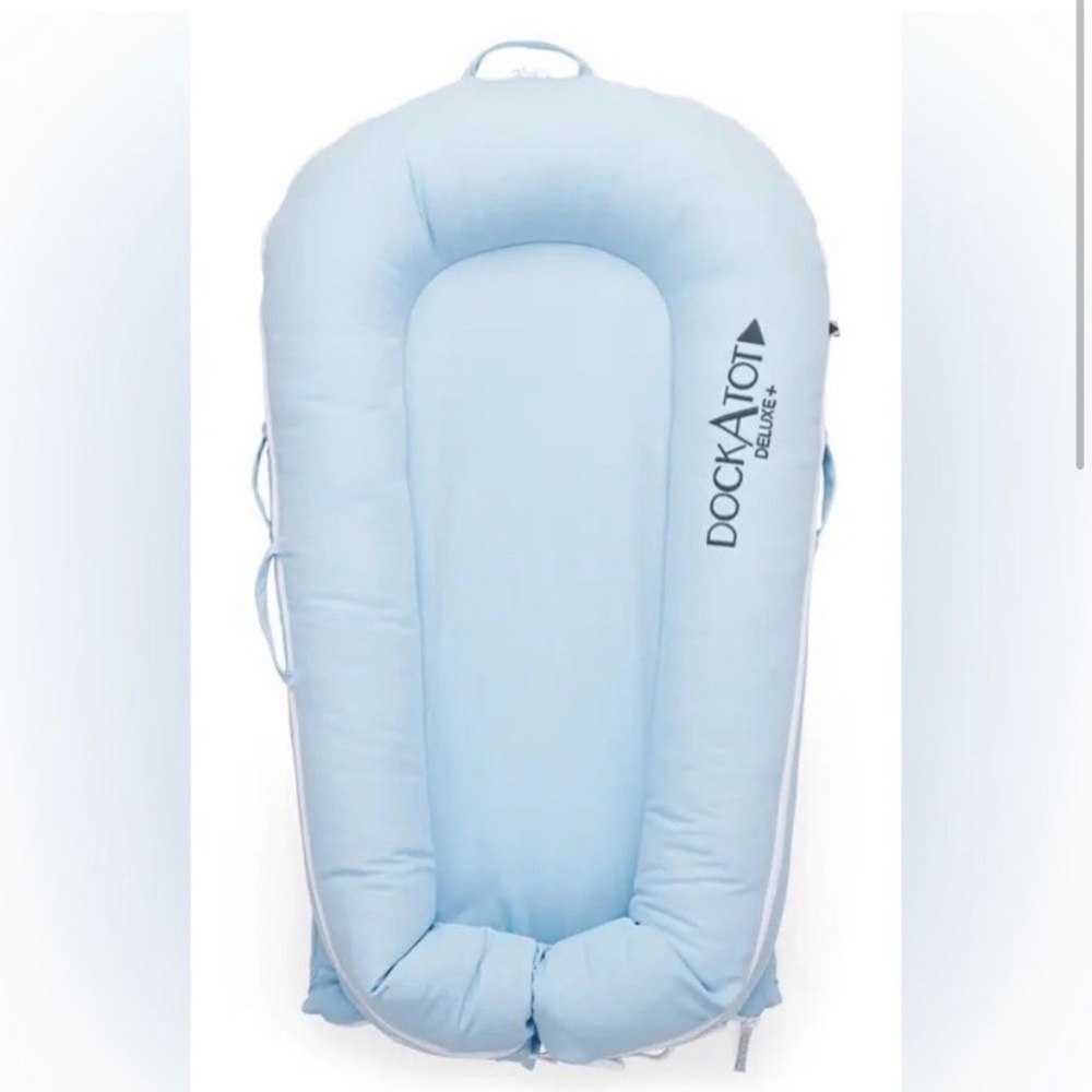 Dock a tot , two covers  ( blue and white ) , great condition